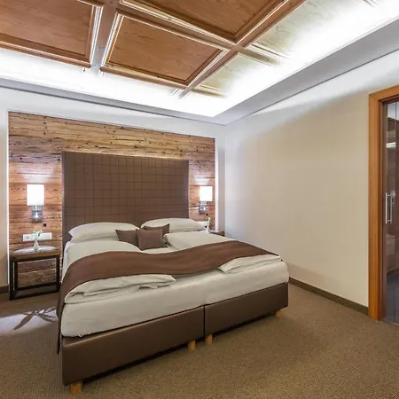 Maraias - Luxury & Burgusio