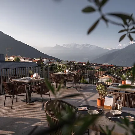 Maraias - Luxury Suites & Apartments 4*
