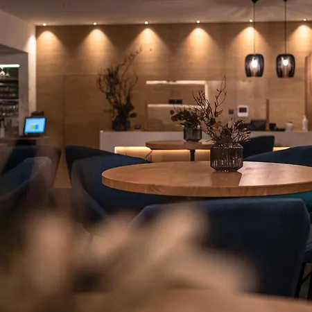 Maraias - Luxury & 4* Burgusio