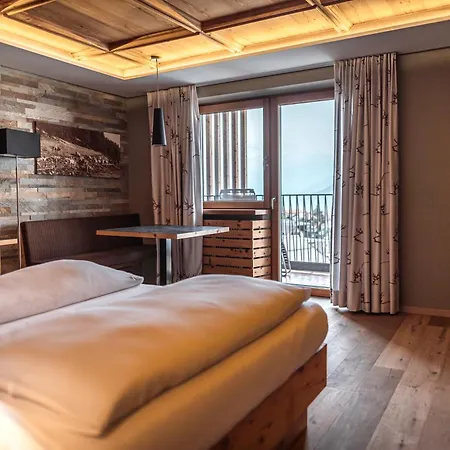 Maraias - Luxury Suites & Apartments Aparthotel