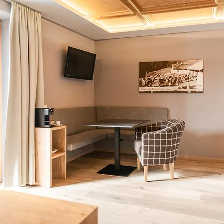 Maraias - Luxury & Burgusio